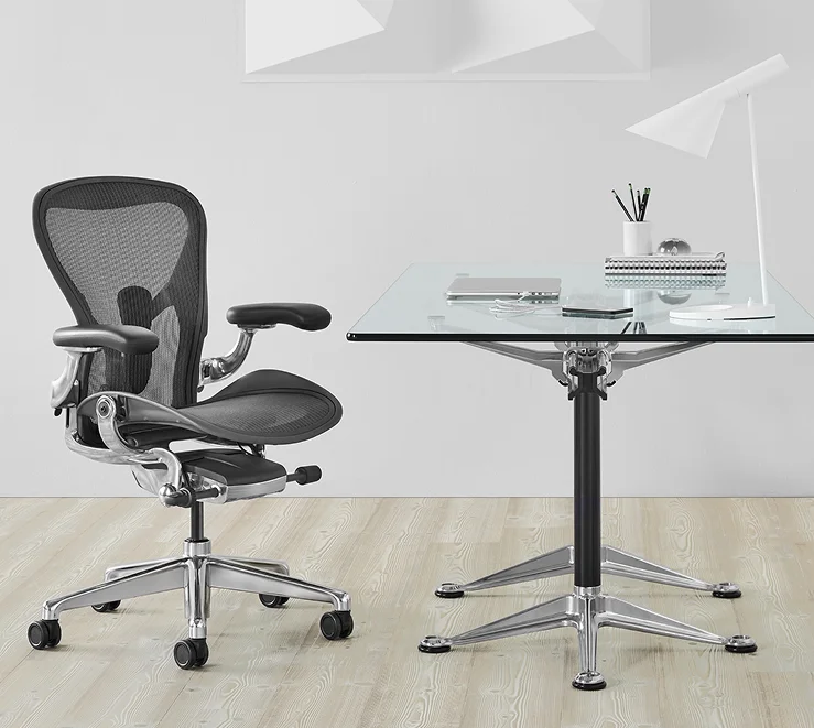 בין פתרונות מדף לפריטי ריהוט שנתפרים לפי מידה