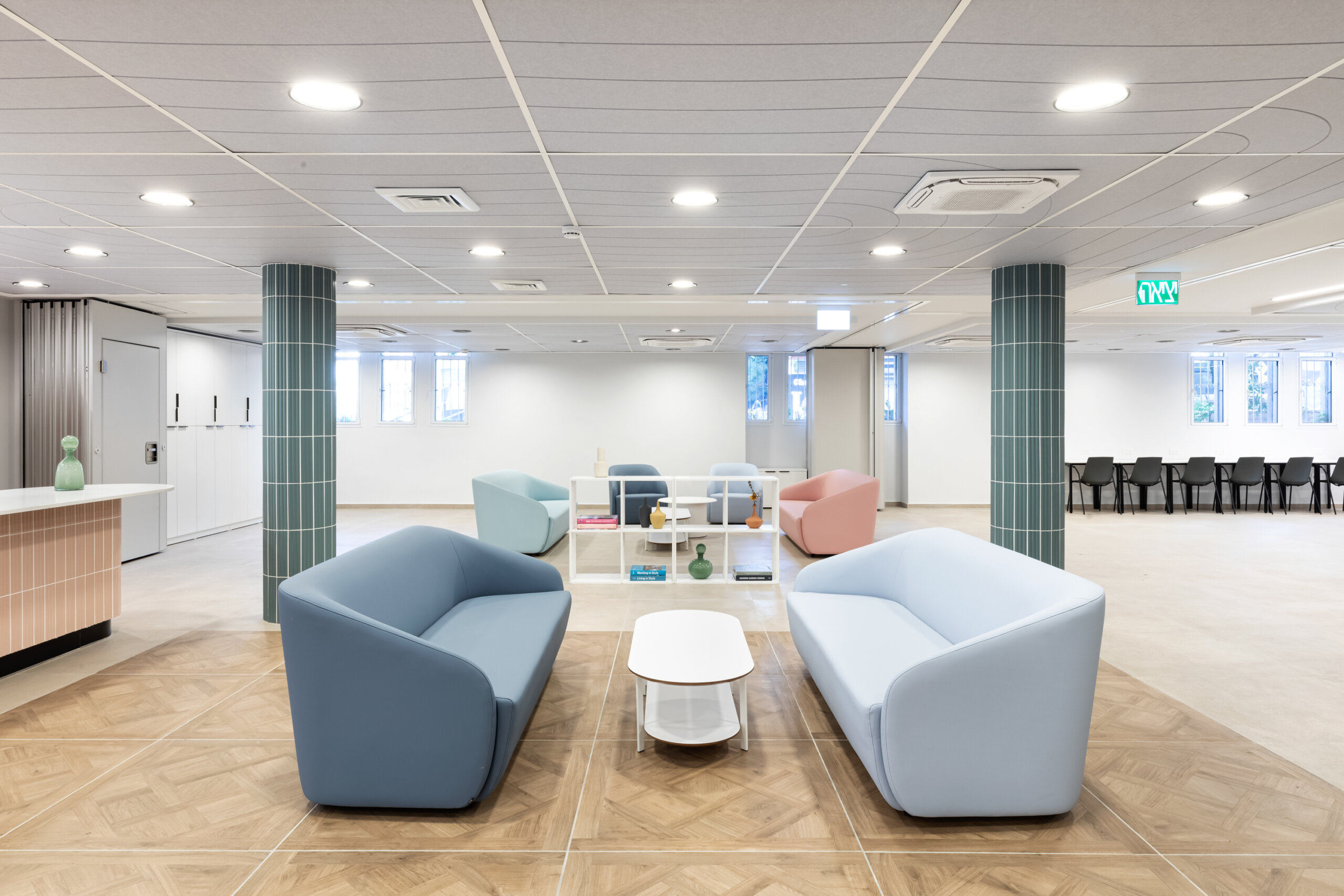 bob sofa+bob armchair+jest +theo table b&t (2)
