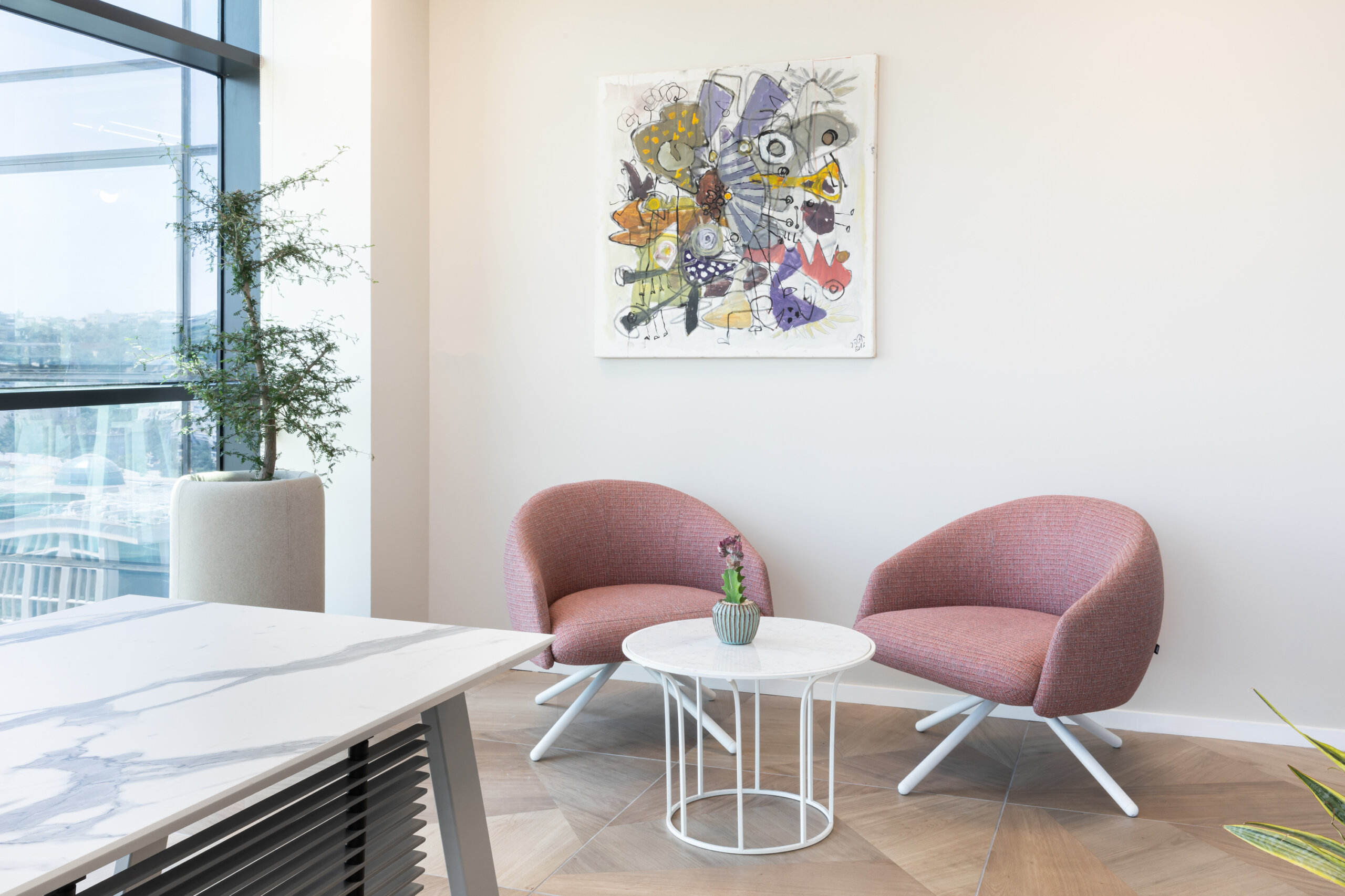 bonny armchair+cara table b&t+buzziplanter