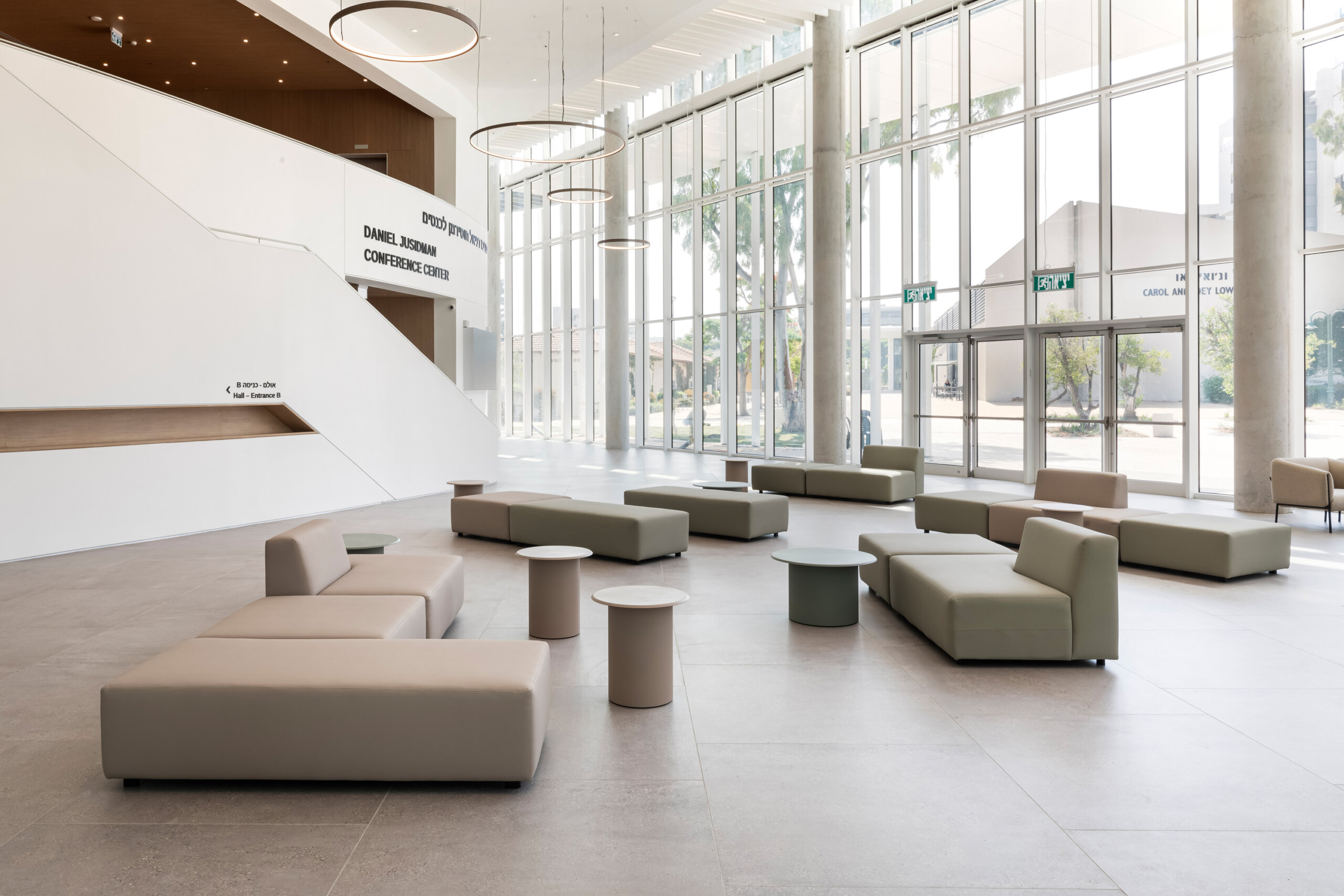 pick sofa בייצור מקומי+drage table b&t (2)