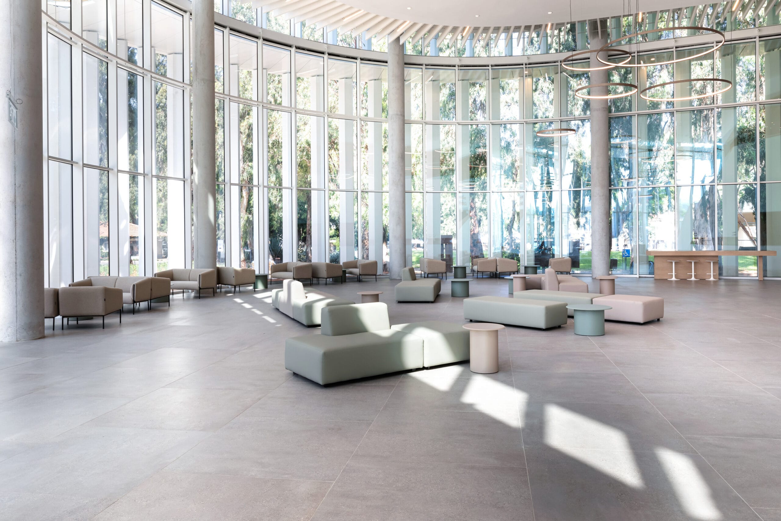 pick-sofa-בייצור-מקומיdrage-table-bt-scaled-9