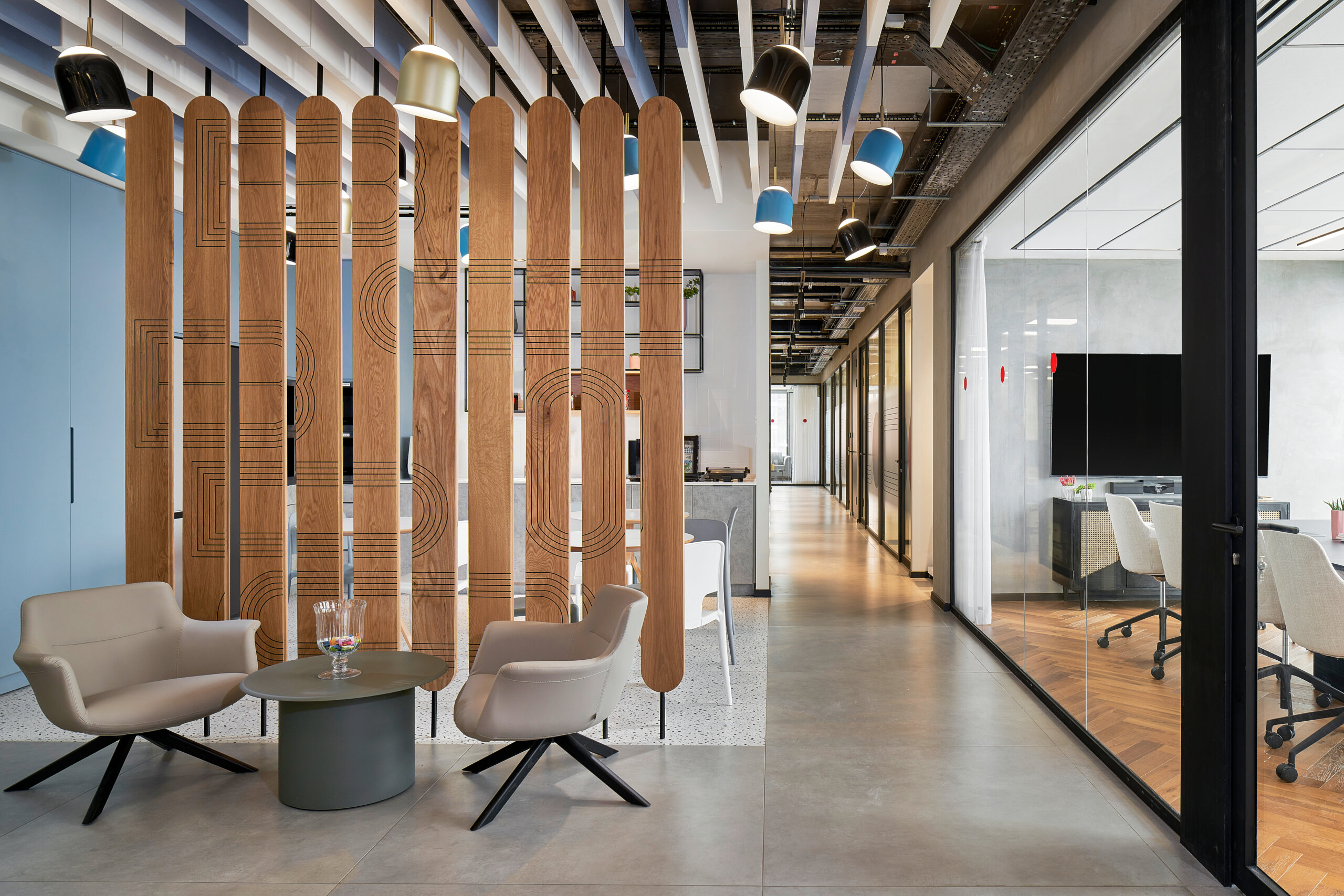 rego armchair+drage table B&T