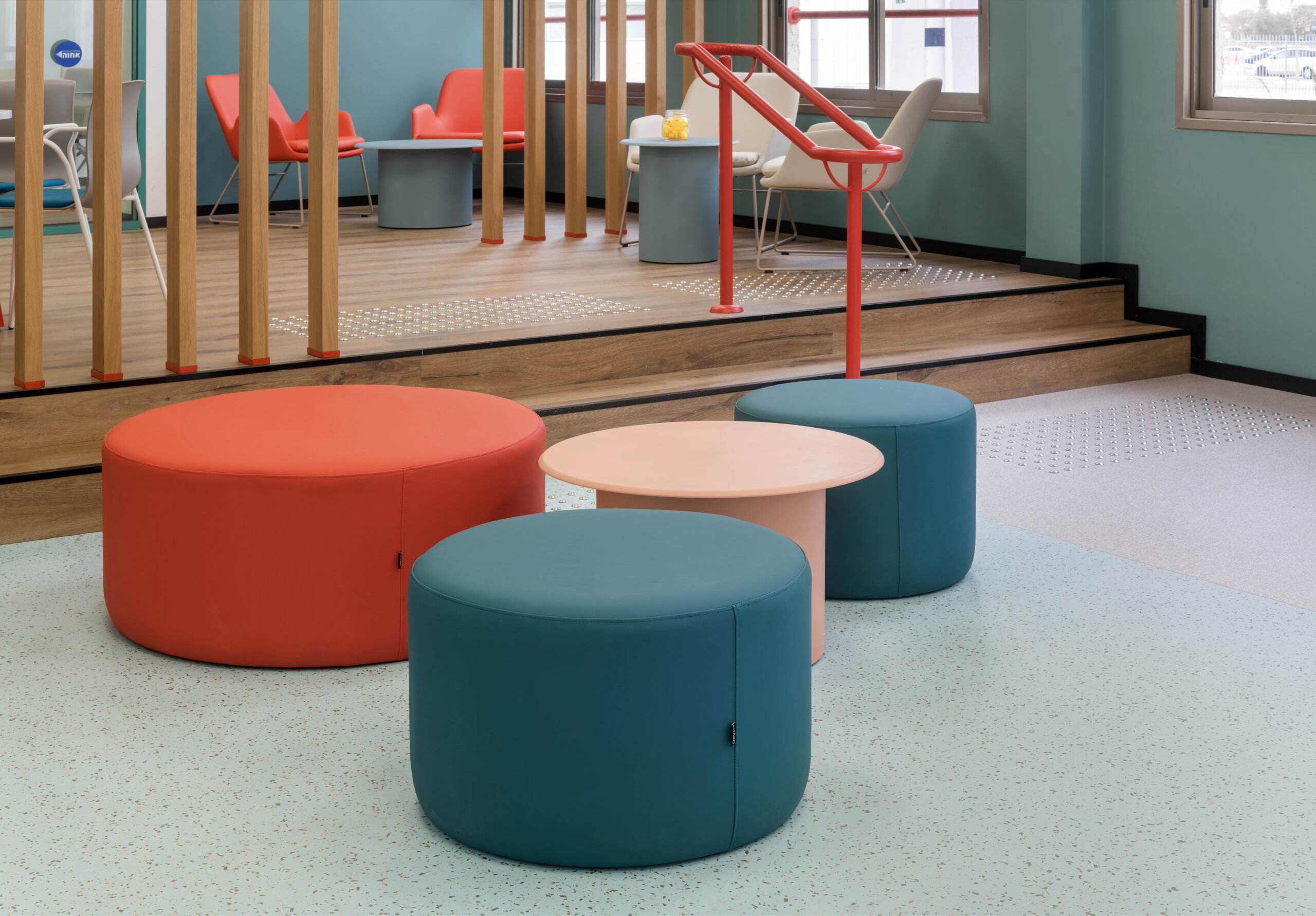 פוף בייצור פיטרו+drage table