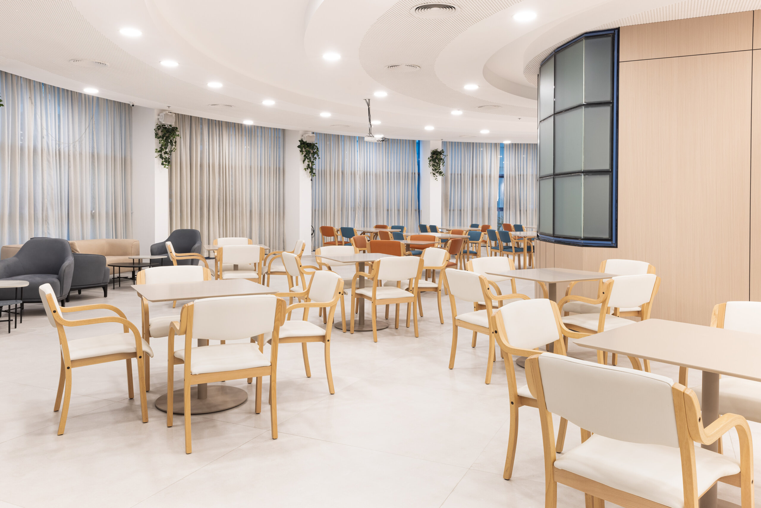 Globe table B&T+כסא מרי פיטרו (2)